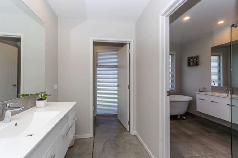 Photo of property in 652 Kelly Road, Lepperton, New Plymouth, 4373