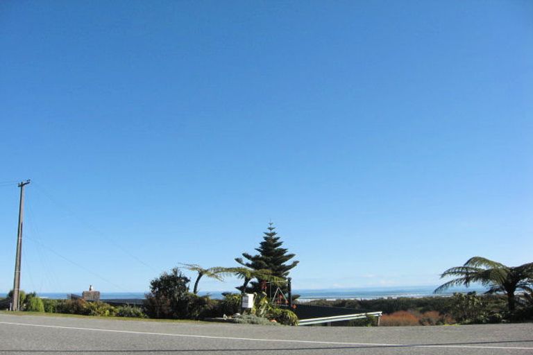 Photo of property in 142 Main South Road, Karoro, Greymouth, 7805