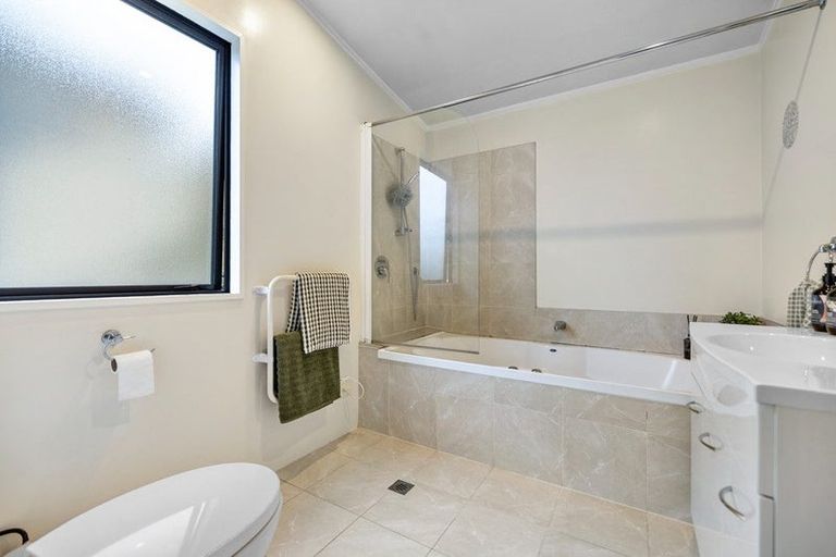 Photo of property in Elkridge Apartments, 1-21/64a Marina Drive, Frankton, Queenstown, 9300