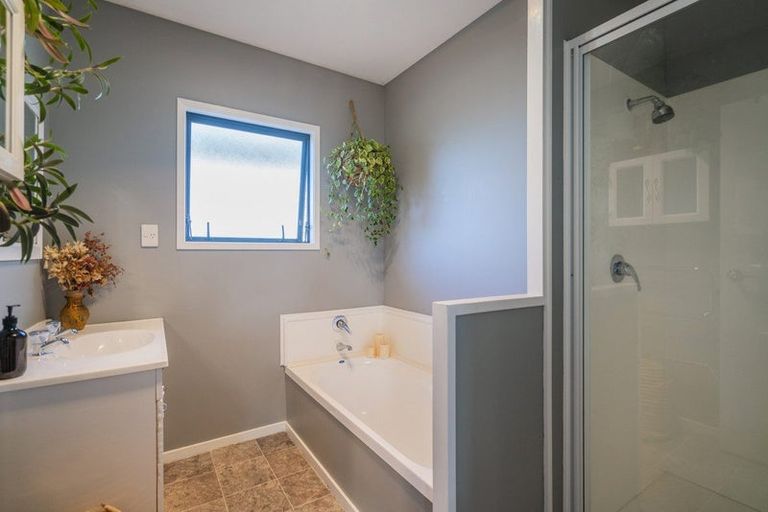 Photo of property in 27 Carina Way, Whitianga, 3510