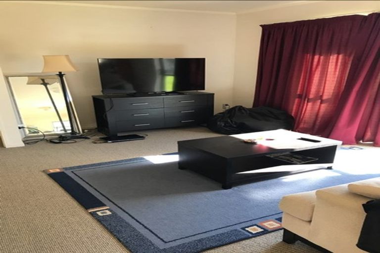 Photo of property in 4/4a Marine Parade, Mount Maunganui, 3116