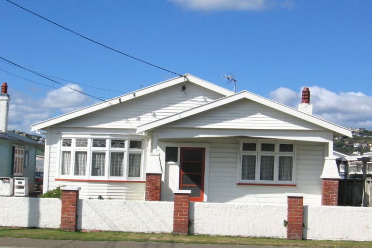 Photo of property in 52 Miro Street, Miramar, Wellington, 6022