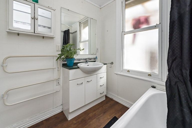 Photo of property in 23 Havelock Street, Phillipstown, Christchurch, 8011