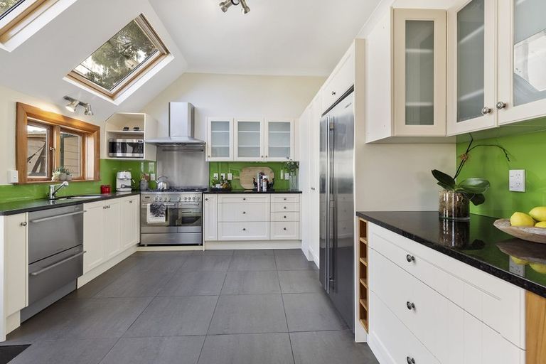 Photo of property in 25 Hawkestone Street, Thorndon, Wellington, 6011