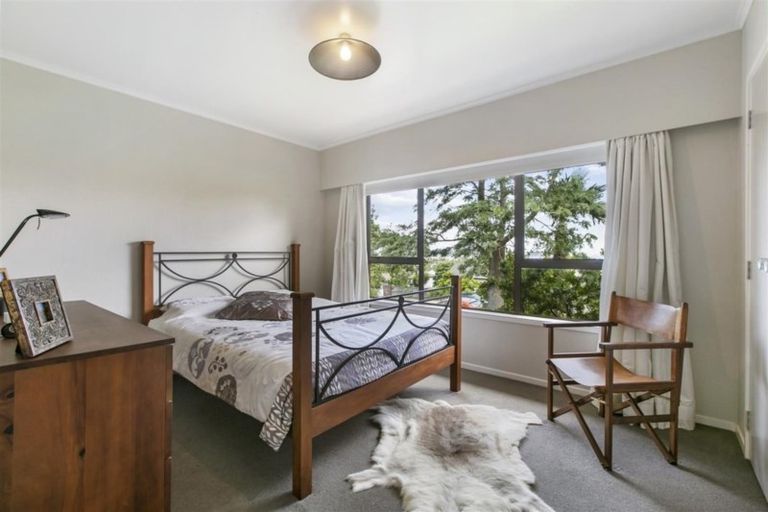 Photo of property in 37 Ridgemount Rise, Mangere Bridge, Auckland, 2022