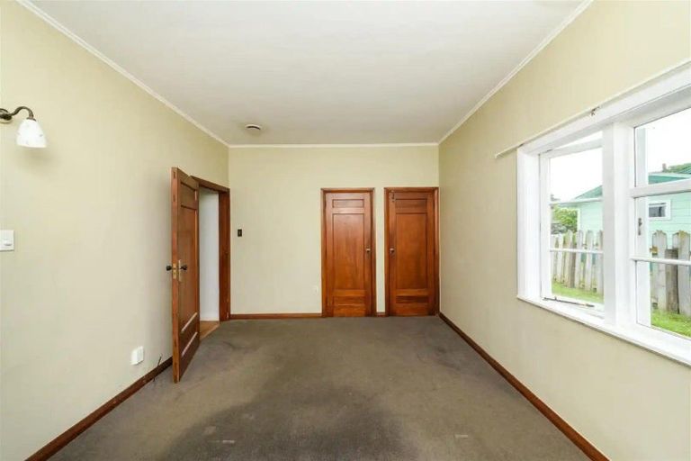 Photo of property in 5 Bell Street, Marton, 4710