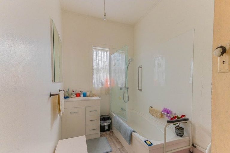 Photo of property in 30 Konini Street, Tawhero, Whanganui, 4501