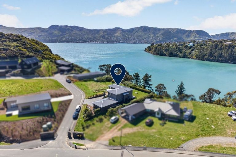 Photo of property in 11 Kaioruru Lane, Charteris Bay, Lyttelton, 8971