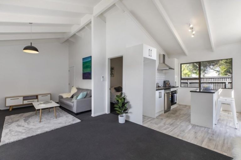 Photo of property in 2a Pinedale Place, Henderson, Auckland, 0610