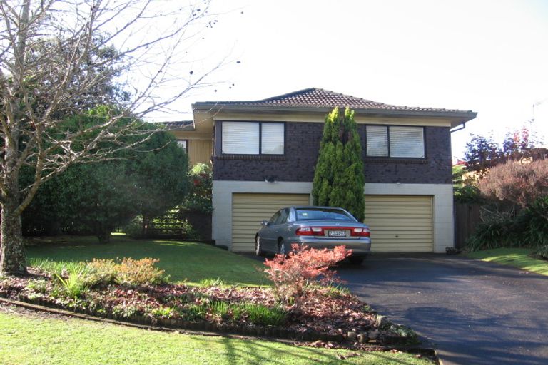 Photo of property in 1/37 Rapallo Place, Farm Cove, Auckland, 2012
