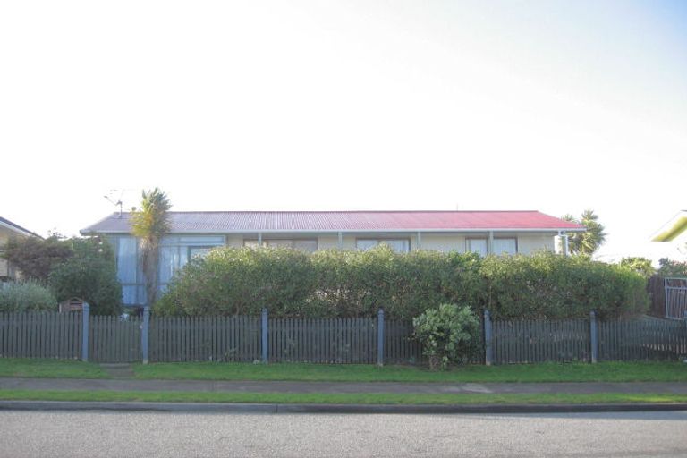 Photo of property in 126 Gloaming Hill, Titahi Bay, Porirua, 5022