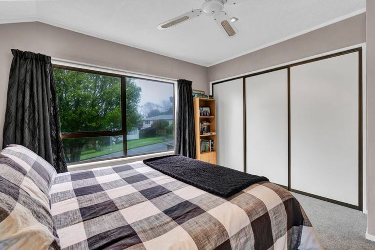 Photo of property in 5 Antonia Place, Bell Block, New Plymouth, 4312