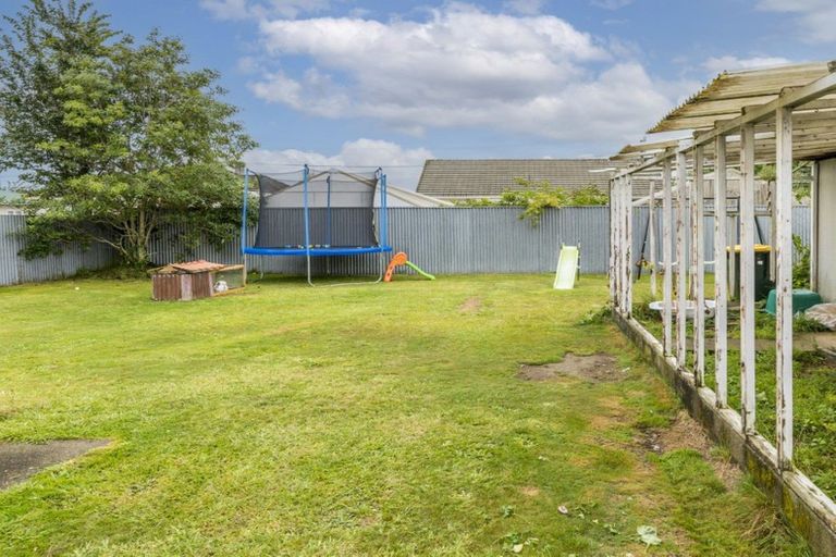 Photo of property in 1 Kauri Street, Levin, 5510