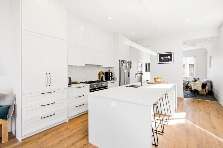 Photo of property in 55 Hargest Crescent, Saint Kilda, Dunedin, 9012