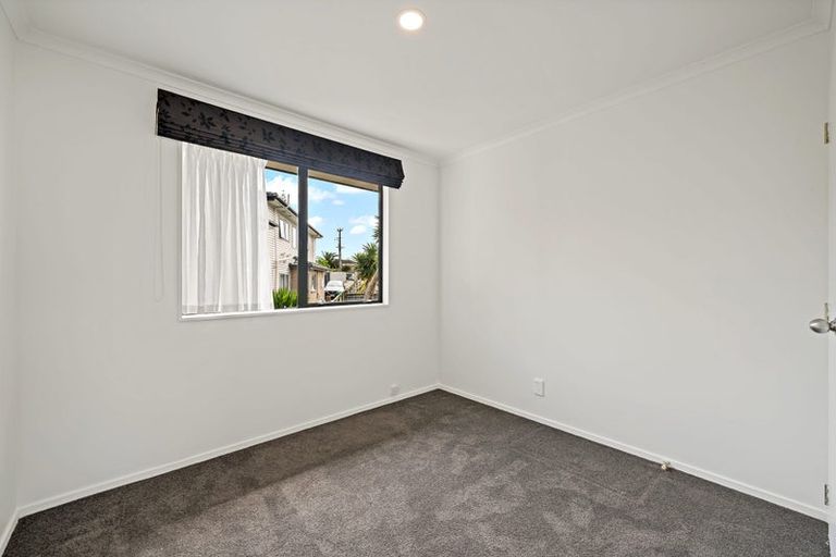 Photo of property in 1/2 Arawa Street, New Lynn, Auckland, 0600