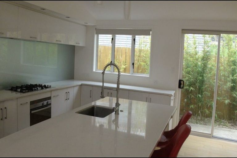 Photo of property in 90 Tiriwa Drive, Massey, Auckland, 0614