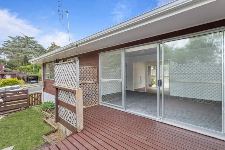 Photo of property in 1/30 Hiwihau Place, Glenfield, Auckland, 0629