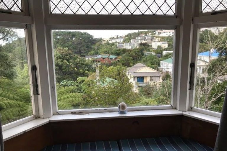 Photo of property in 18 Asquith Terrace, Brooklyn, Wellington, 6021