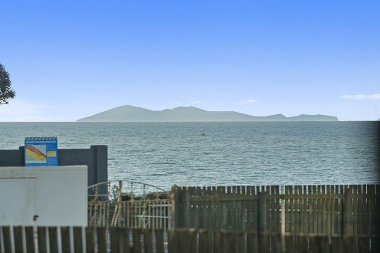 Photo of property in 112 Karewa Parade, Papamoa Beach, Papamoa, 3118