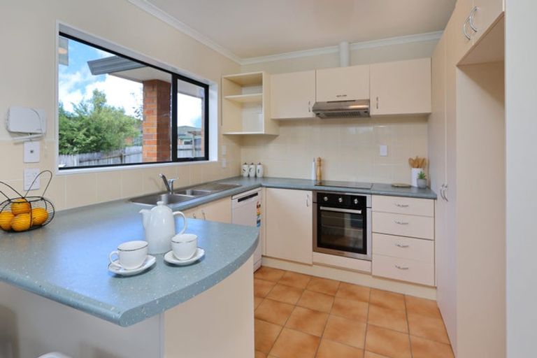 Photo of property in 23 Greenberry Drive, Ranui, Auckland, 0612