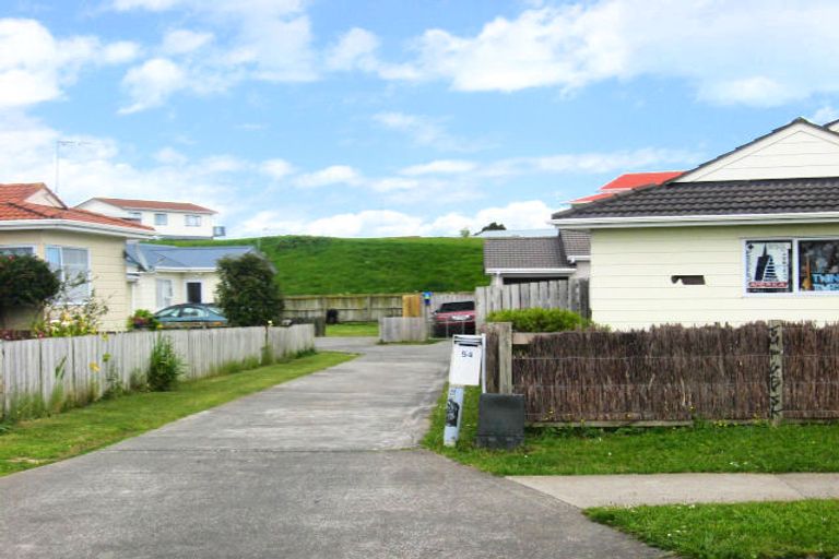 Photo of property in 54 Robert Skelton Place, Clendon Park, Auckland, 2103