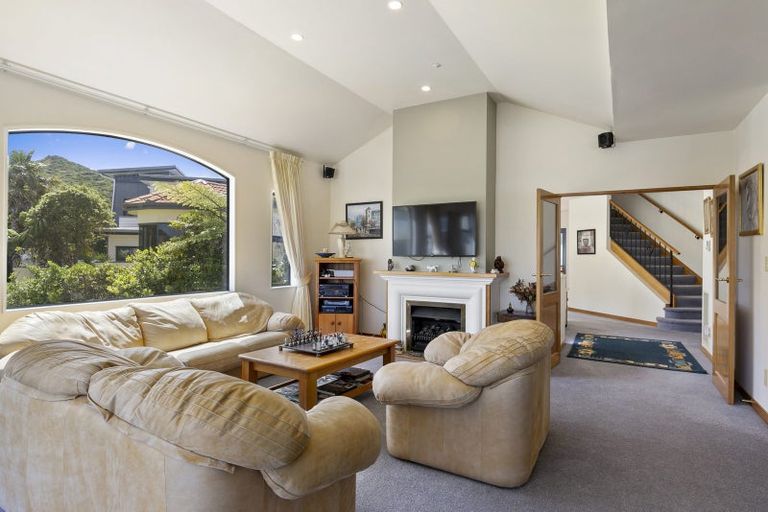 Photo of property in 19 George Gee Drive, Korokoro, Lower Hutt, 5012