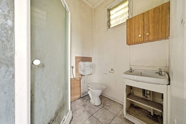 Photo of property in 2 Forbes Road, Favona, Auckland, 2024