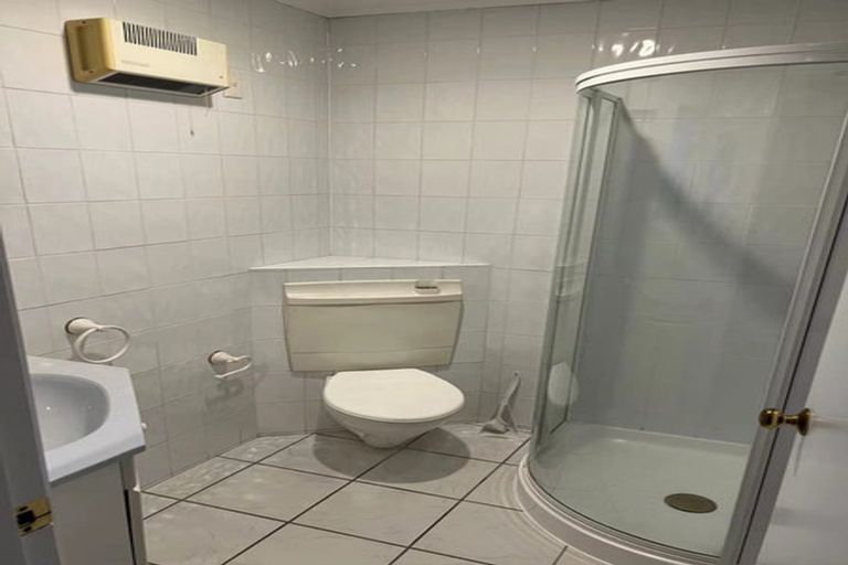 Photo of property in 10 Orinda Close, Botany Downs, Auckland, 2010