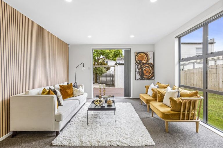 Photo of property in 202 Porchester Road, Takanini, 2112