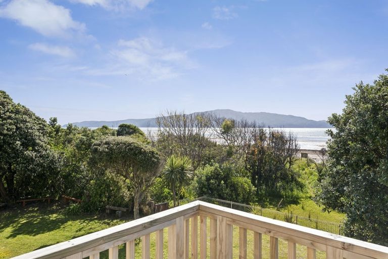 Photo of property in 7 Nuhaka Place, Paraparaumu Beach, Paraparaumu, 5032