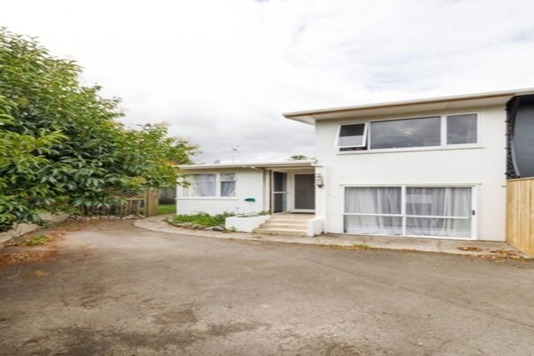 Photo of property in 2/24 Birmingham Street, Takaro, Palmerston North, 4412