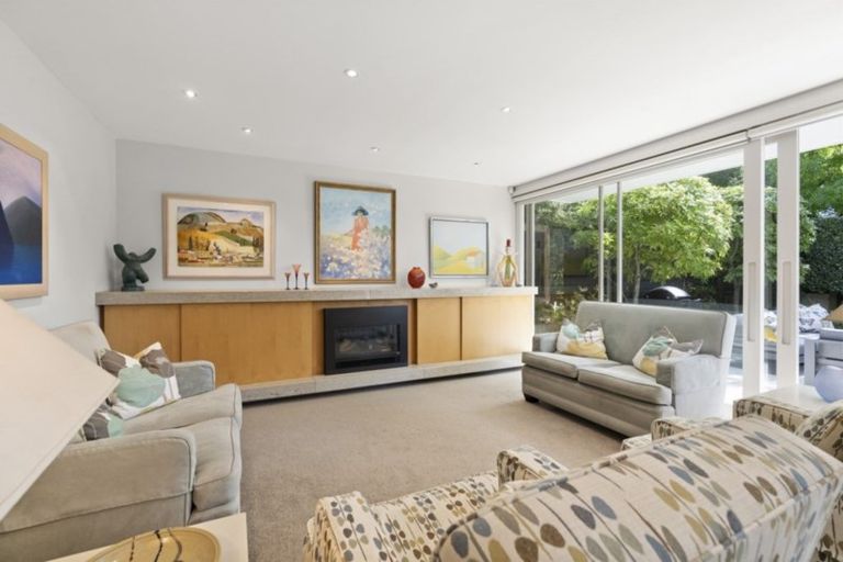 Photo of property in 5f Church Street, Devonport, Auckland, 0624