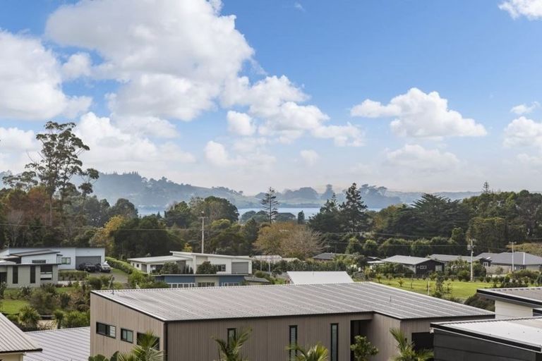 Photo of property in 12 Kuaka Crescent, Mangawhai, 0505