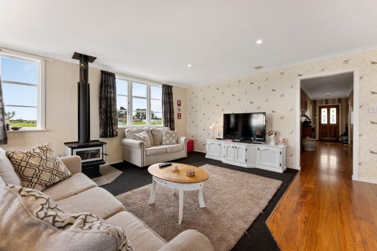 Photo of property in 42 Hastings Street, Halcombe, Feilding, 4779