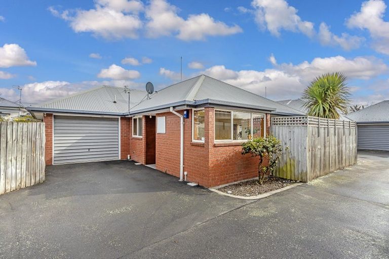 Photo of property in 35 Winton Street, St Albans, Christchurch, 8014