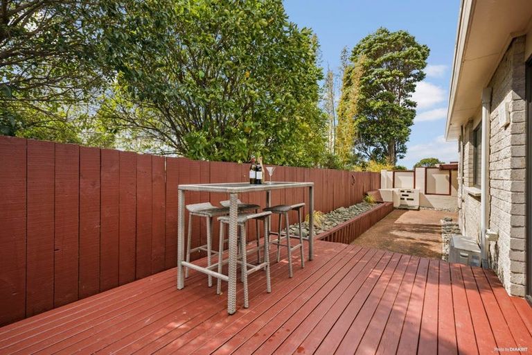 Photo of property in 1/12 Eastwood Rise, Browns Bay, Auckland, 0630