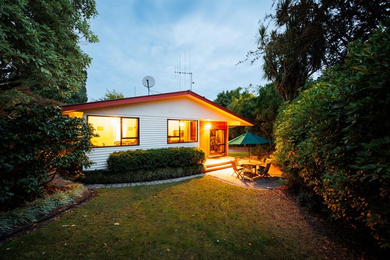Photo of property in 10 Epsom Road, Hokowhitu, Palmerston North, 4410