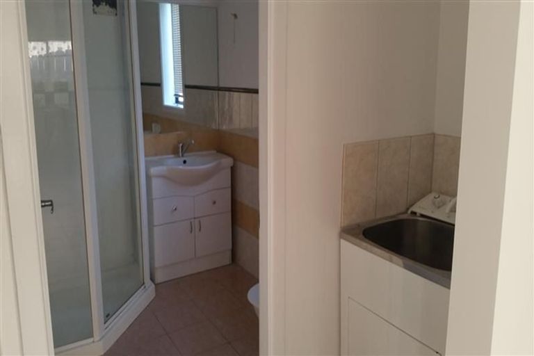 Photo of property in 44 Margate Road, Blockhouse Bay, Auckland, 0600