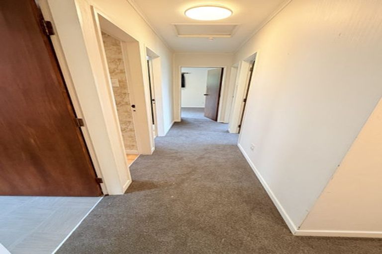 Photo of property in 2 Flint Way, Northland, Wellington, 6012