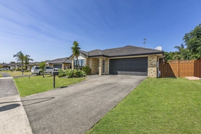 Photo of property in 202 Wattle Farm Road, Wattle Downs, Auckland, 2103