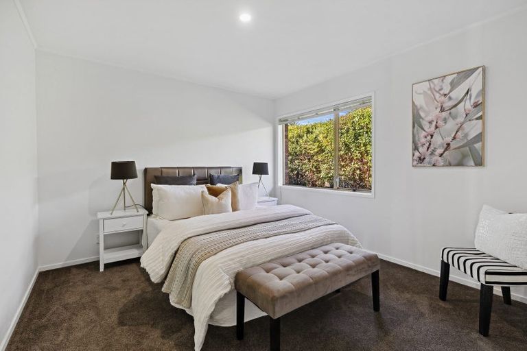 Photo of property in 4/236 Te Atatu Road, Te Atatu South, Auckland, 0610