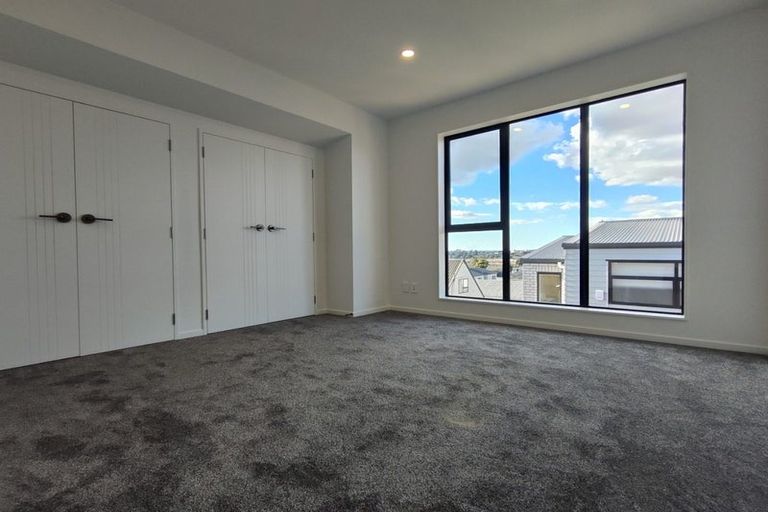 Photo of property in 1/7 Peverill Crescent, Papatoetoe, Auckland, 2025