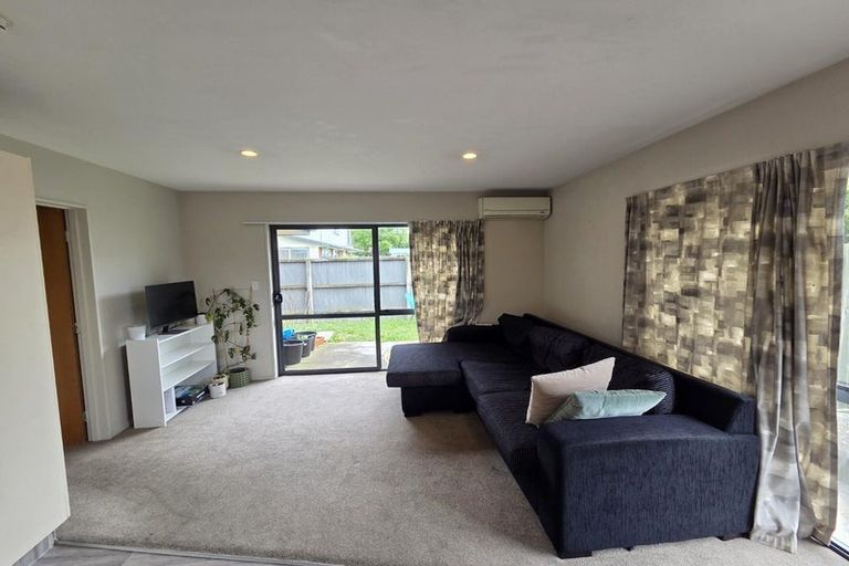 Photo of property in 2/76 Wharenui Road, Upper Riccarton, Christchurch, 8041