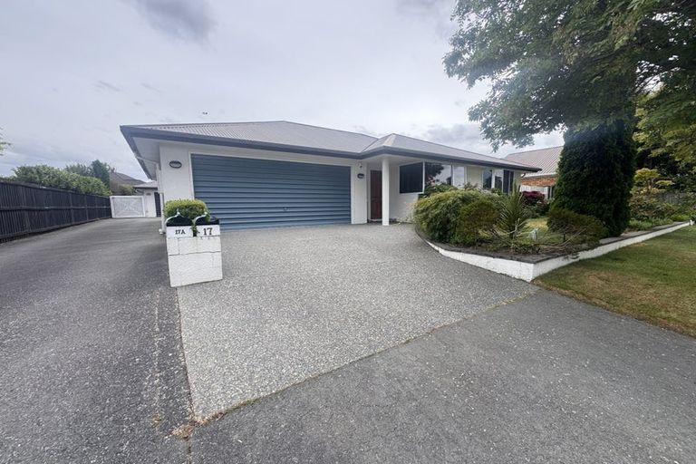 Photo of property in 17 Abingdon Court, Avonhead, Christchurch, 8042