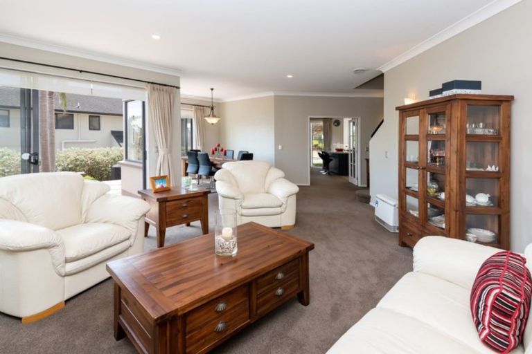 Photo of property in 5 Brooke Ridge Rise, East Tamaki Heights, Auckland, 2016