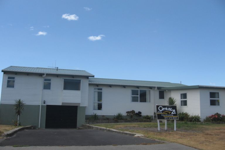 Photo of property in 13 Pukehina Parade, Pukehina, 3189
