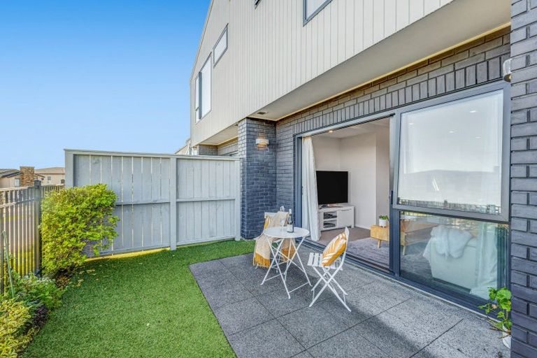 Photo of property in 13 Maureen Close, East Tamaki Heights, Auckland, 2016