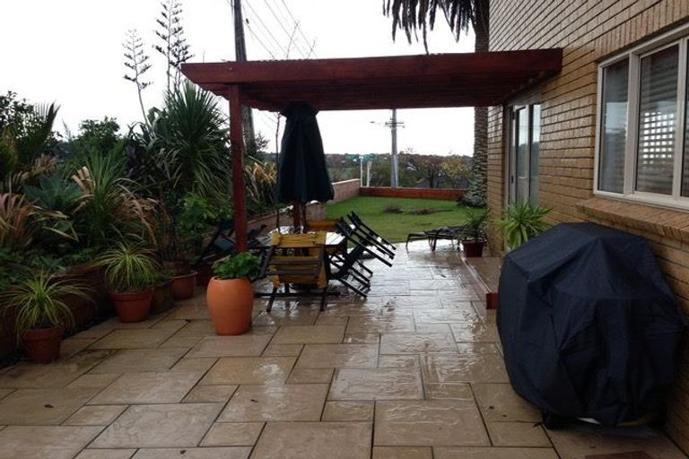 Photo of property in 2 Arran Road, Browns Bay, Auckland, 0630