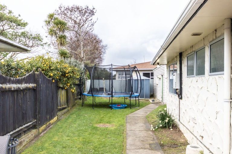 Photo of property in 16 Kimberley Grove, Westbrook, Palmerston North, 4412