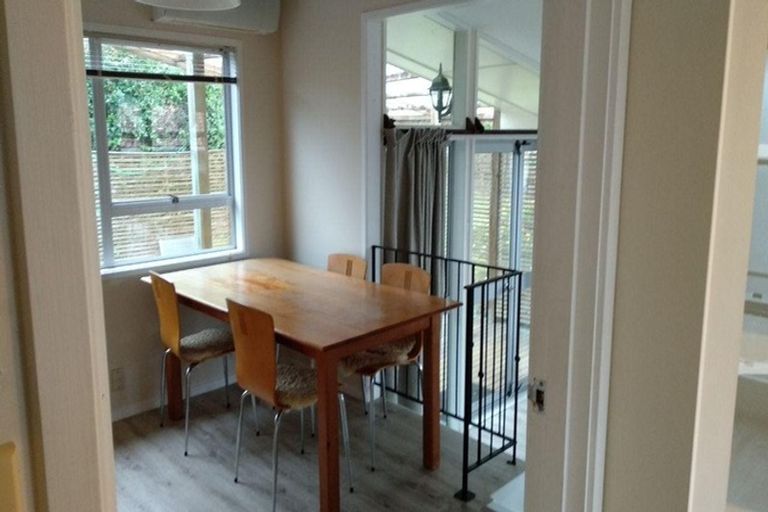 Photo of property in 27 Cheval Drive, Totara Vale, Auckland, 0629